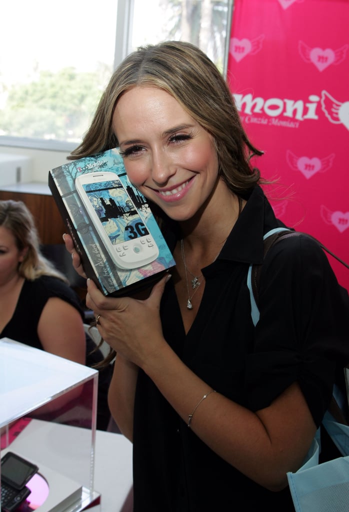 And finally, Jennifer Love Hewitt loved her T-Mobile phone so, so, so, so, soooo much.