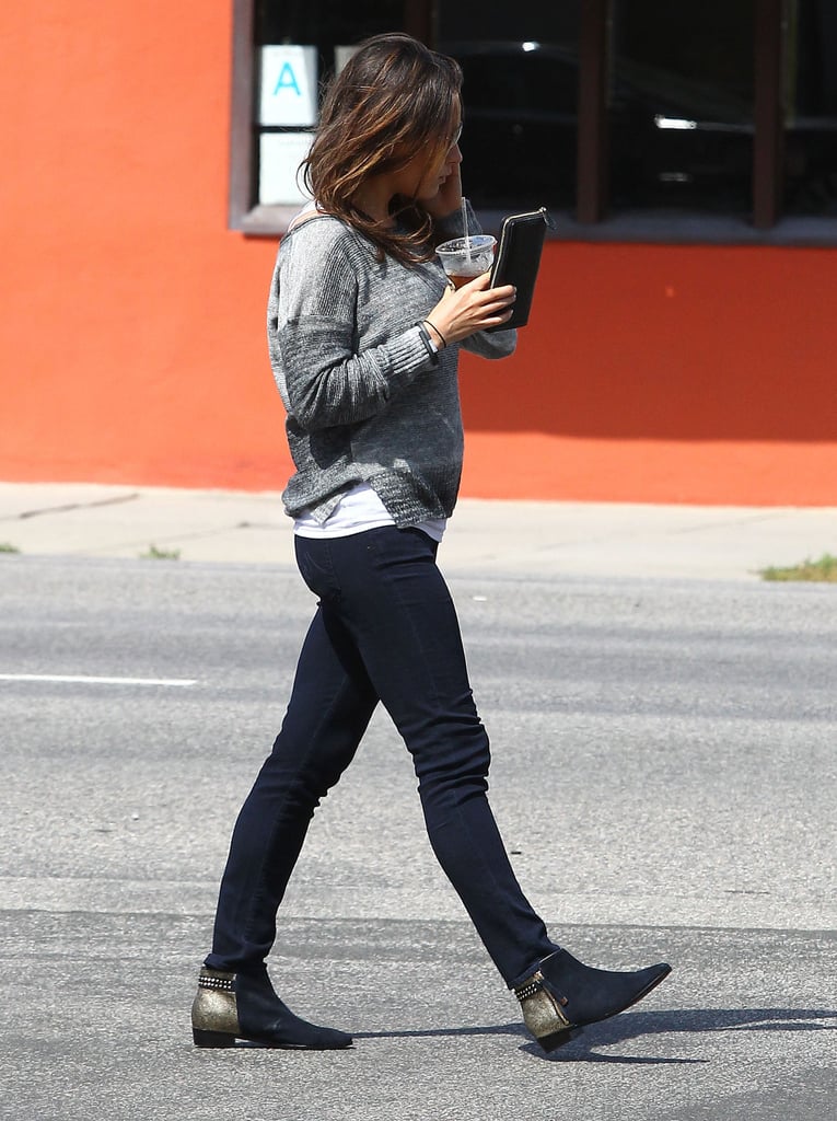 Mila Kunis Baby Bump Picture