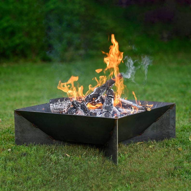 现代Firepit:现代金属鳍火坑钢碗火坑