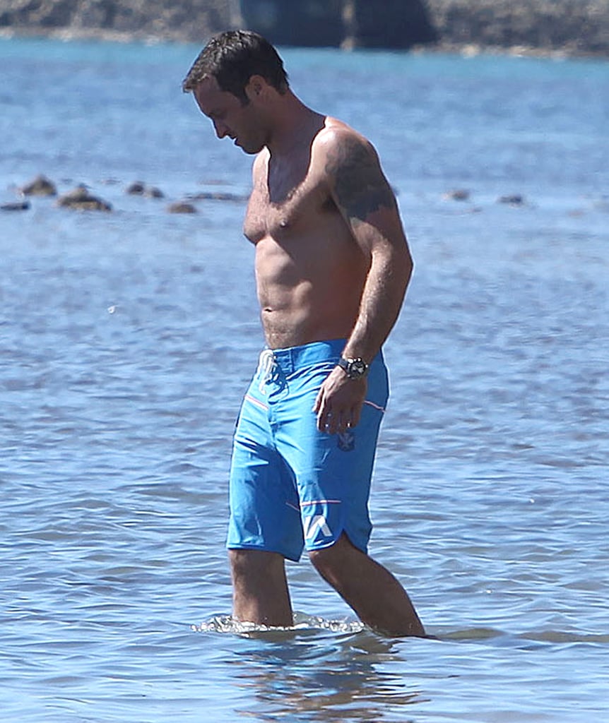 Alex O'Loughlin's muscles were front and center during production of Hawaii Five-0 in Honolulu, HI, on Monday.