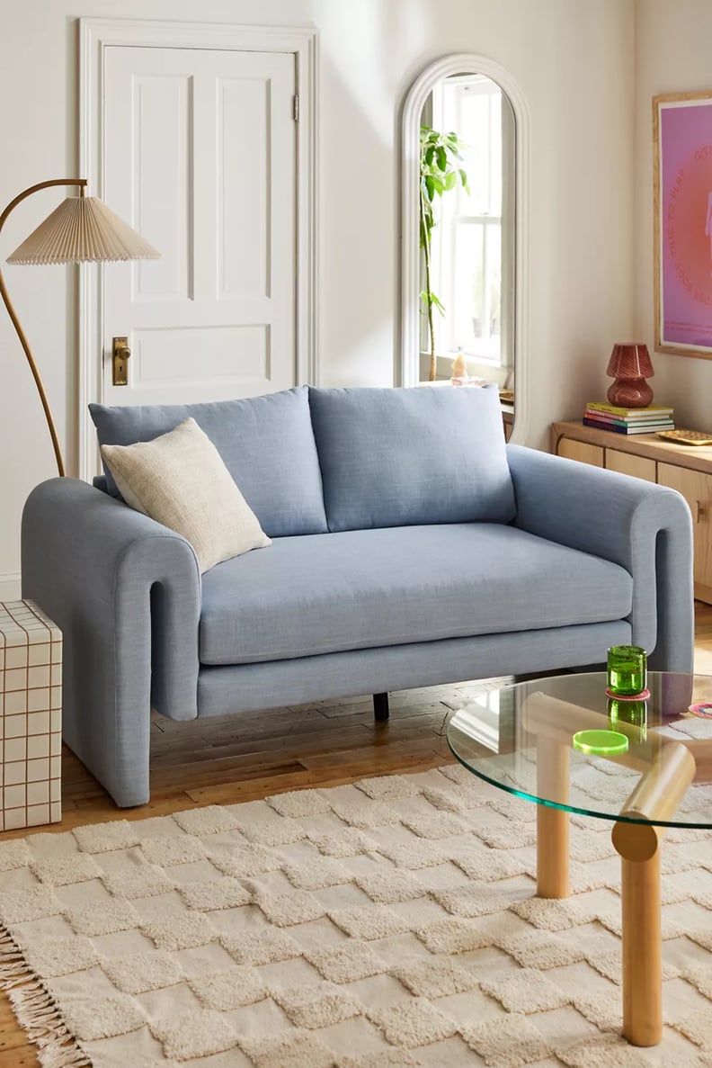一个天蓝色的沙发:玛贝尔沙发