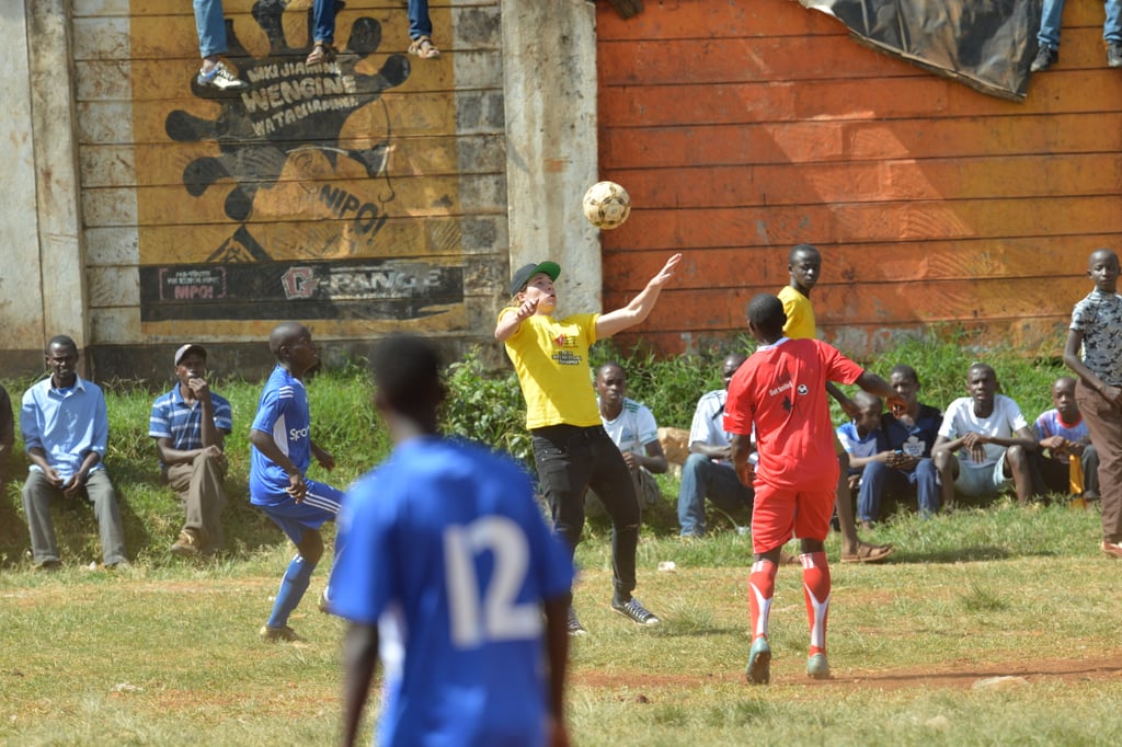 Victoria and Brooklyn Beckham Visit Kenya With UNAIDS 2016