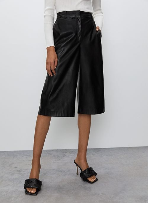 Babaton Serif Long Wide-Leg Short