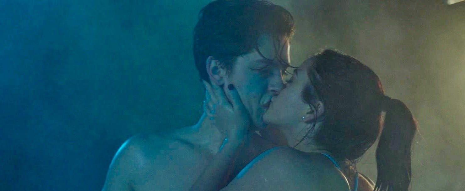 Jughead and Veronica Kissing on Riverdale POPSUGAR Entertainment