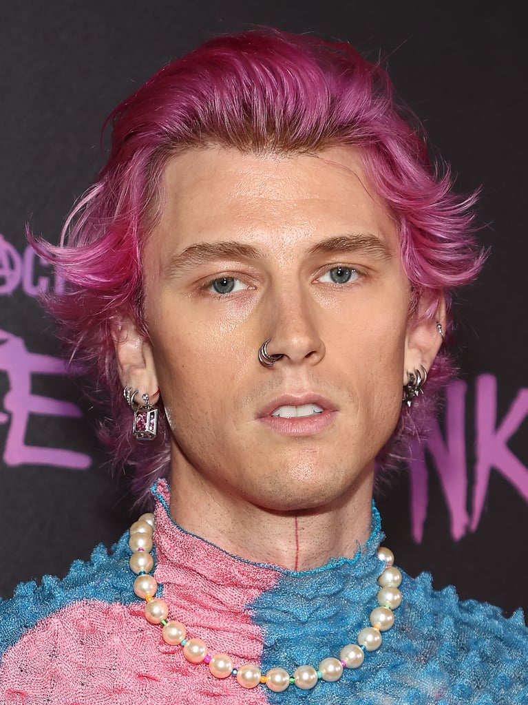 明亮的粉红色头发机关枪凯利