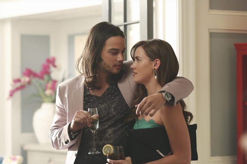Hold up, is Gideon LeMarchal (Daniel Zovatto) hitting on Charlotte?