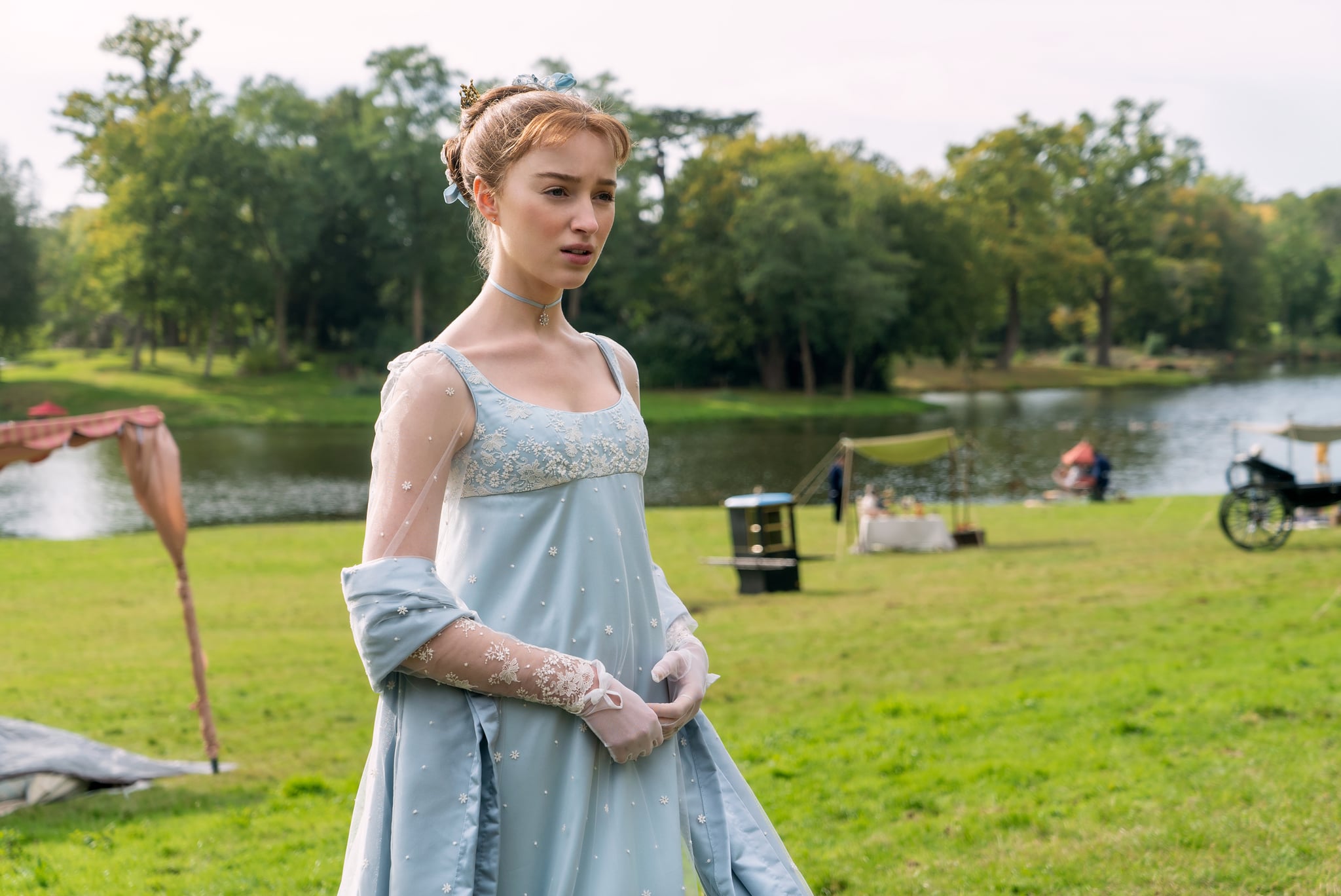 BRIDGERTON PHOEBE DYNEVOR as DAPHNE BRIDGERTON in episode 102 of BRIDGERTON Cr. LIAM DANIEL/NETFLIX  2020