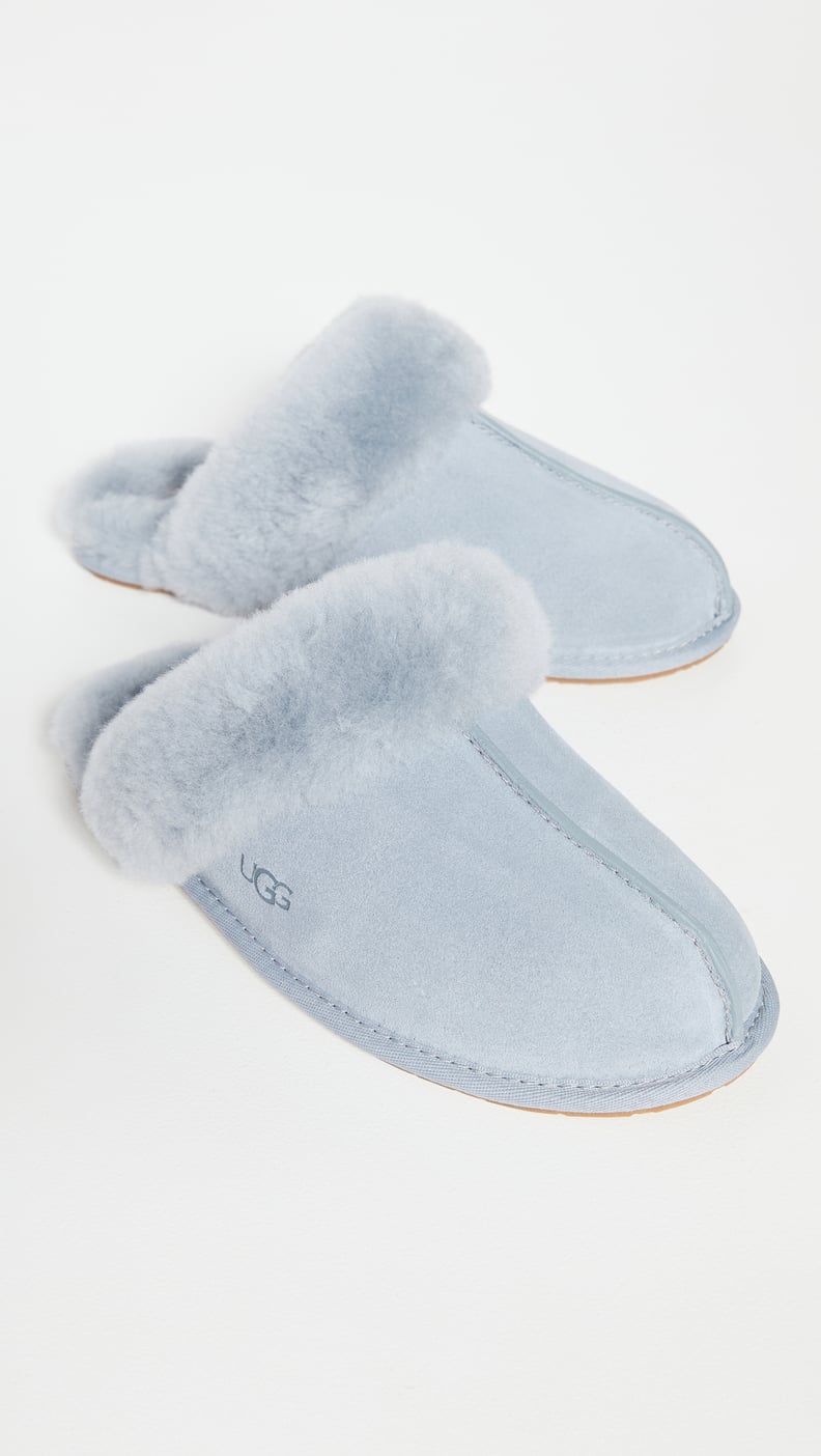 Fluffy Slippers: UGG W Scuffette II Slippers