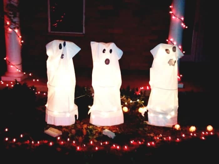 Tomato Cage Ghosts 31 Diy Halloween Decorations That Are So
