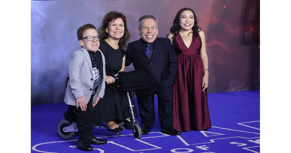 Harrison Davis, Samantha Davis, Warwick Davis, and Annabelle Davis at the  Star Wars Premiere | See the Cast of Star Wars: The Rise of Skywalker Turn  It Up at the London Premiere,
