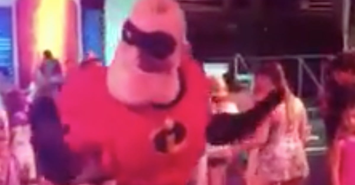 The Incredibles Dancing At Disney World Video Popsugar Celebrity
