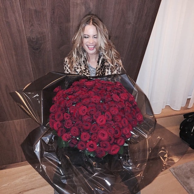 Behati Prinsloo's husband Adam Levine sent her a huge bouquet of roses. 
Source: Instagram user behatiprinsloo