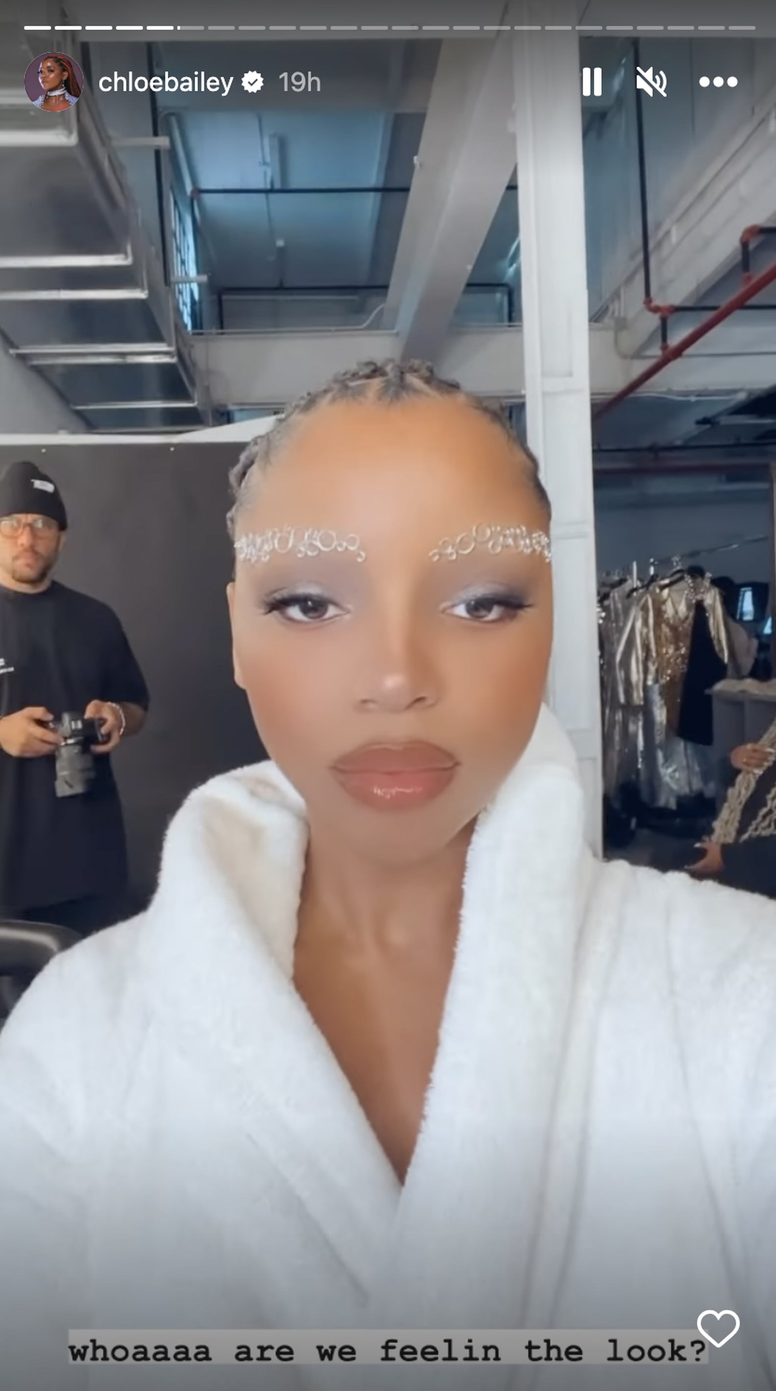 Chlöe Bailey's Metallic Eyebrows | PS Beauty