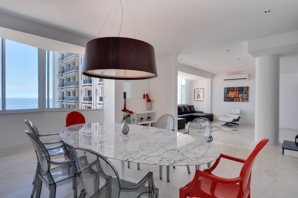 Adriana Lima and Alessandra Ambrosio's Rio Airbnbs Pictures