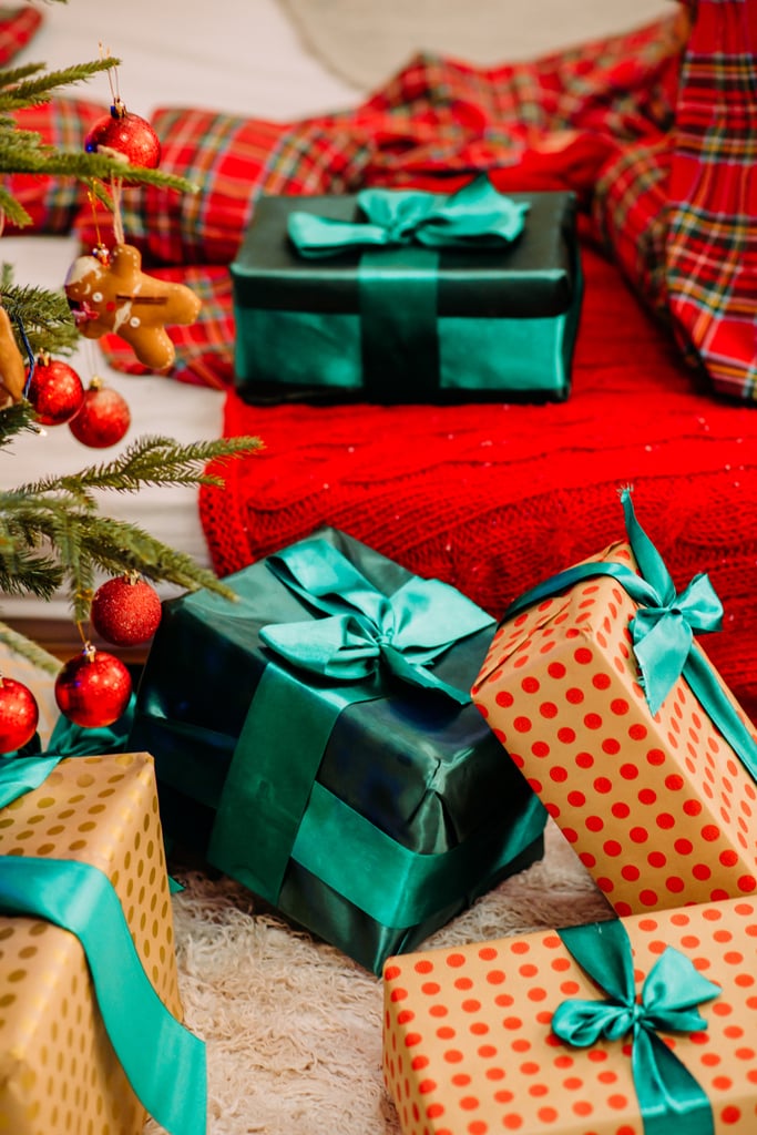 iPhone Christmas Wallpaper: Gifts Under the Tree