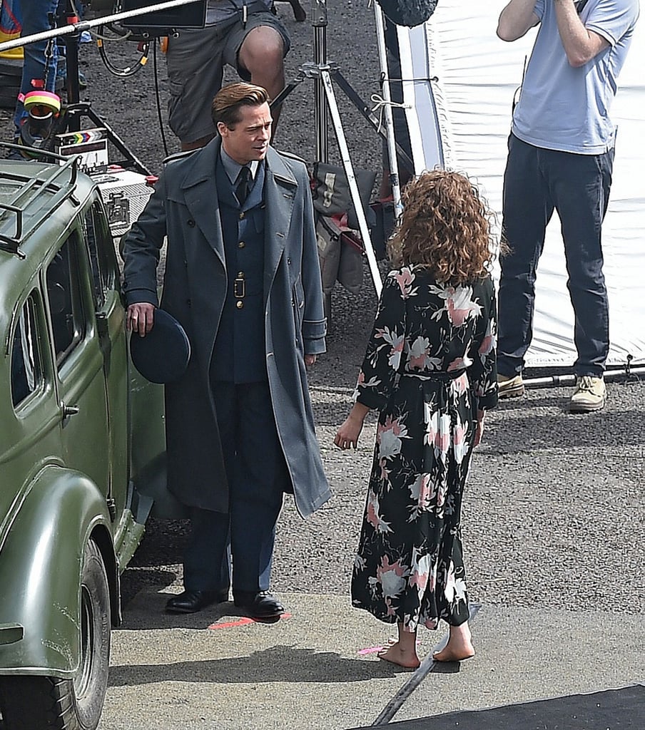 Brad Pitt Kissing Lizzy Caplan on Allied Set 2016