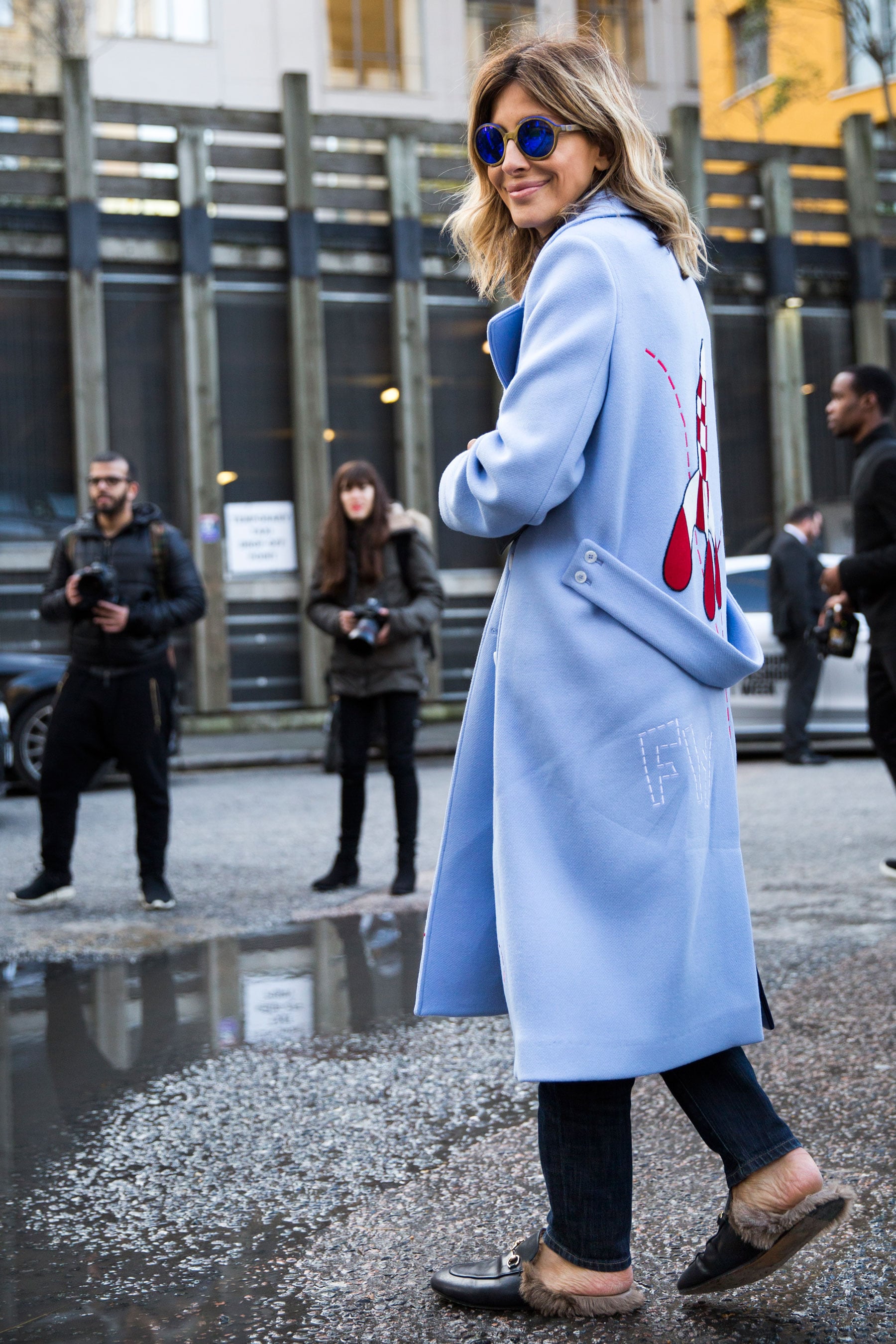 How To Wear A Trench Coat Like The Fashion Crowd