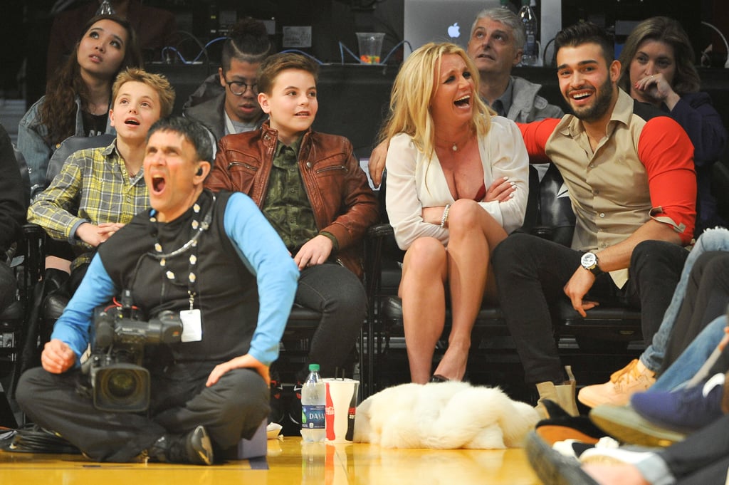 Britney Spears Kissing Boyfriend at LA Lakers Game Nov. 2017