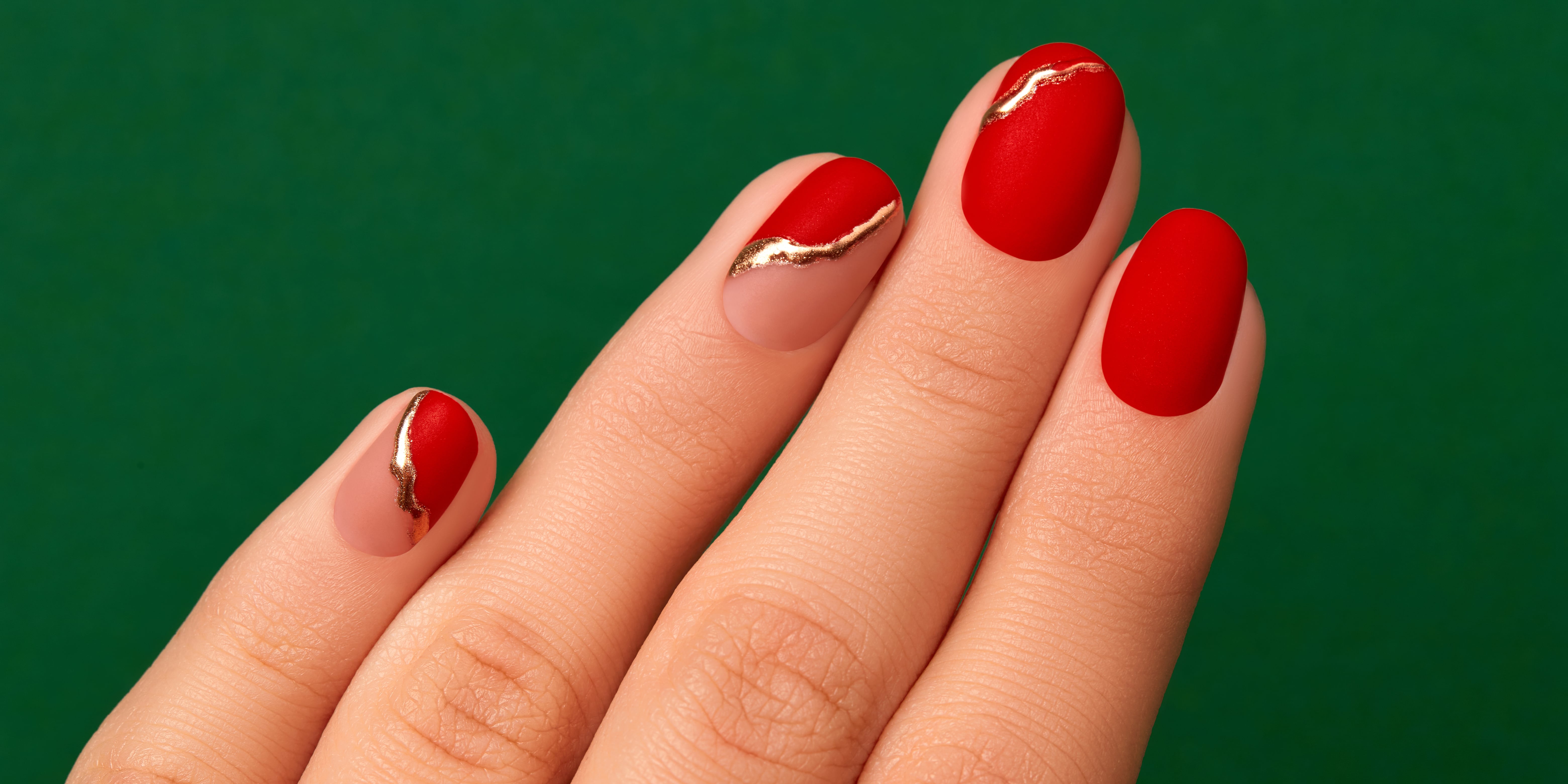 Sparkling Holiday Nail Ideas for 2024