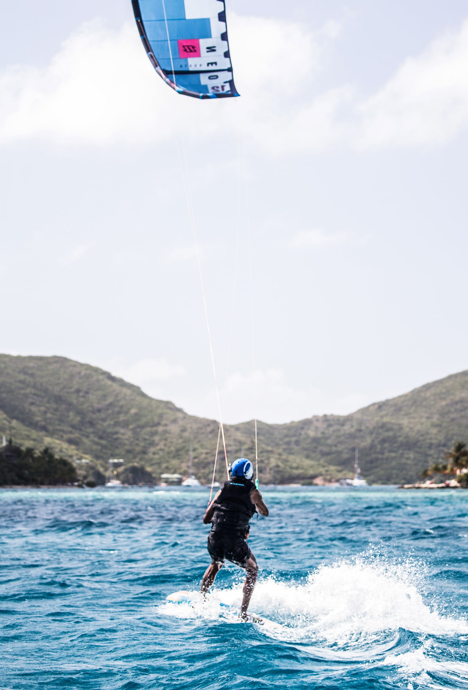 Barack Obama Kitesurfing in the Caribbean 2017 Pictures PS Celebrity