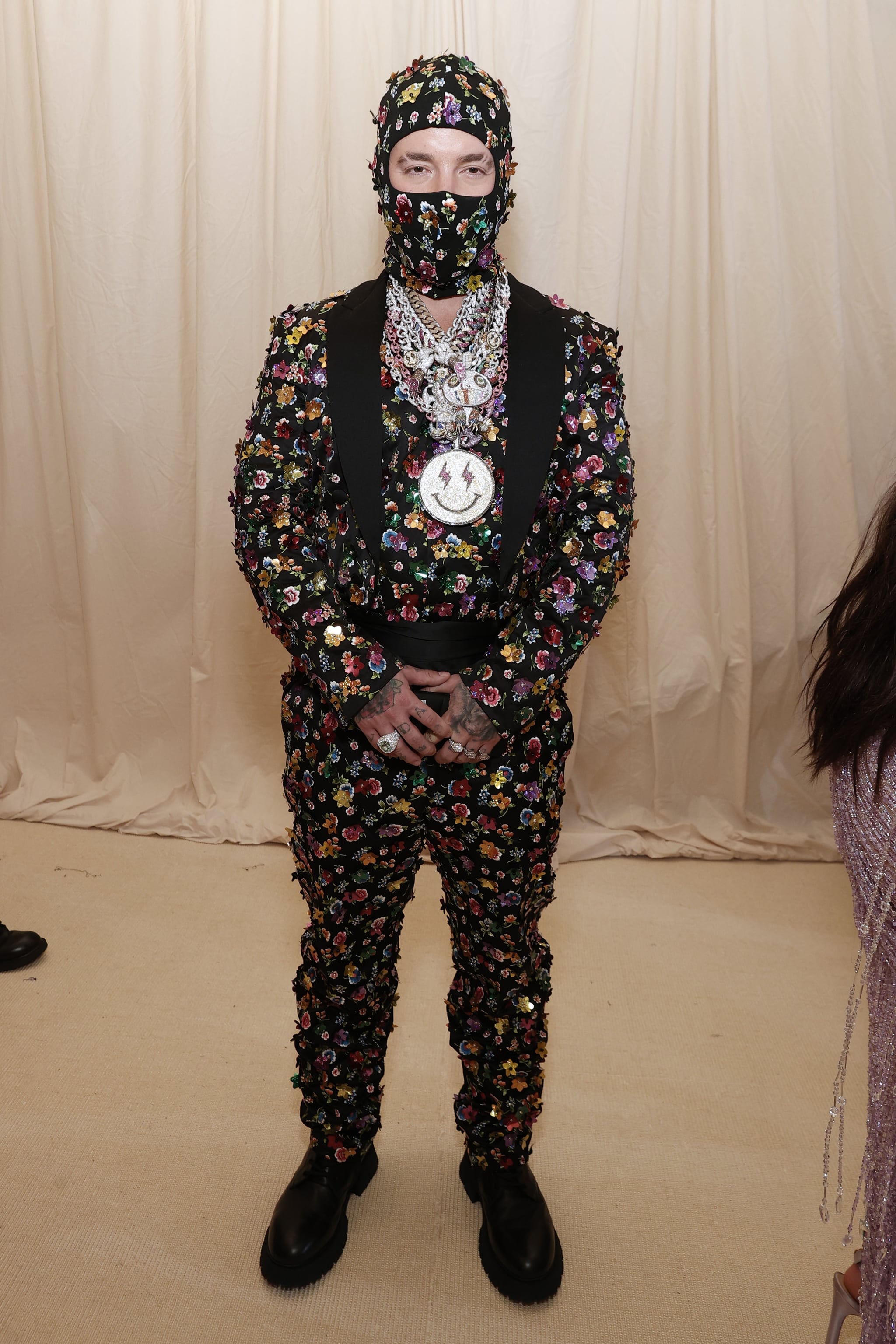 NEW YORK, NEW YORK - SEPTEMBER 13: J Balvin attends the 2021 Met Gala celebrating America: A Fashion Lexicon at the Metropolitan Museum of Art on September 13, 2021 in New York City.  (Photo by Arturo Holmes/MG21/Getty Images)