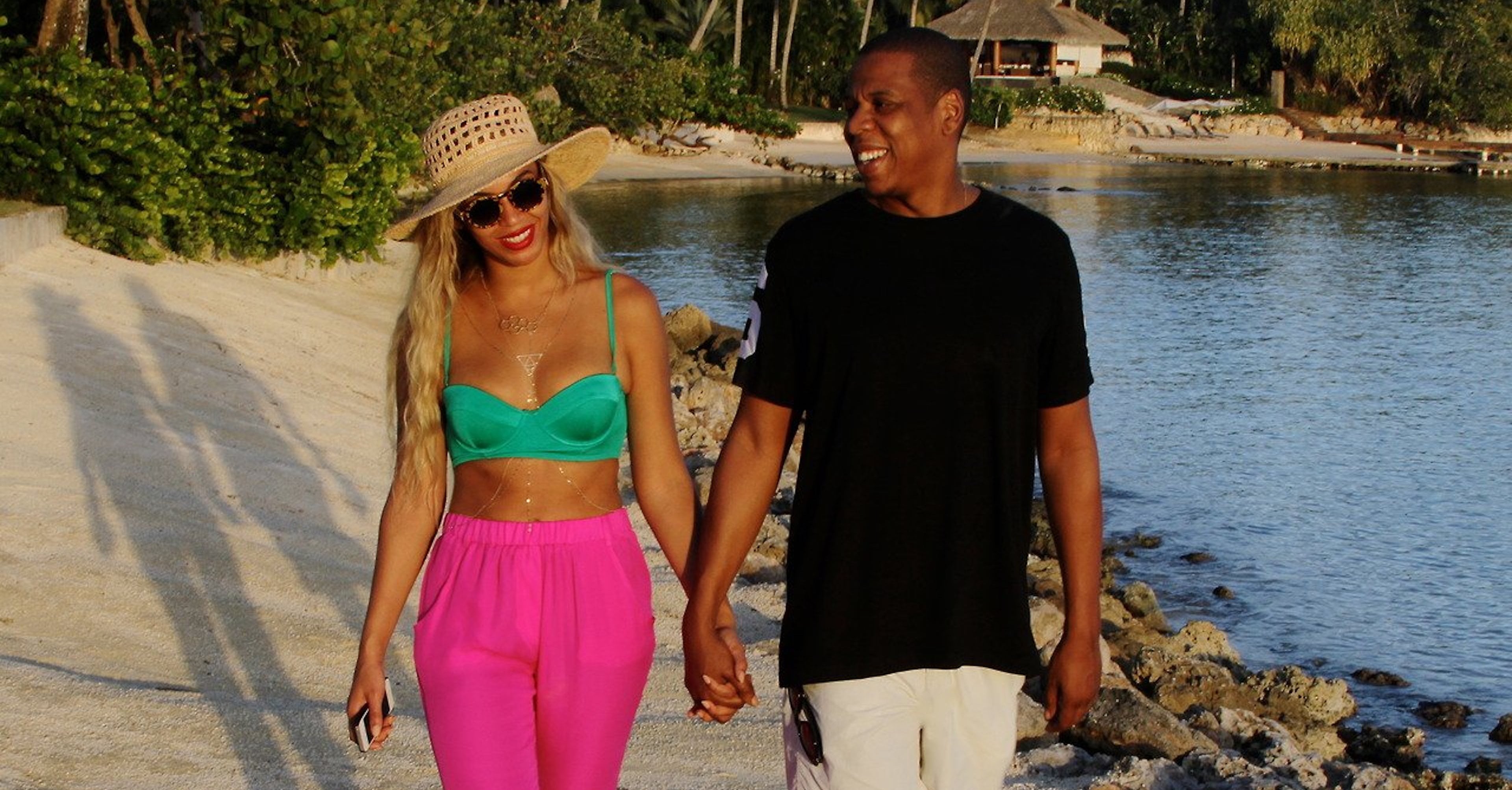 Jay-Z gets in a beach workout in Hawaii