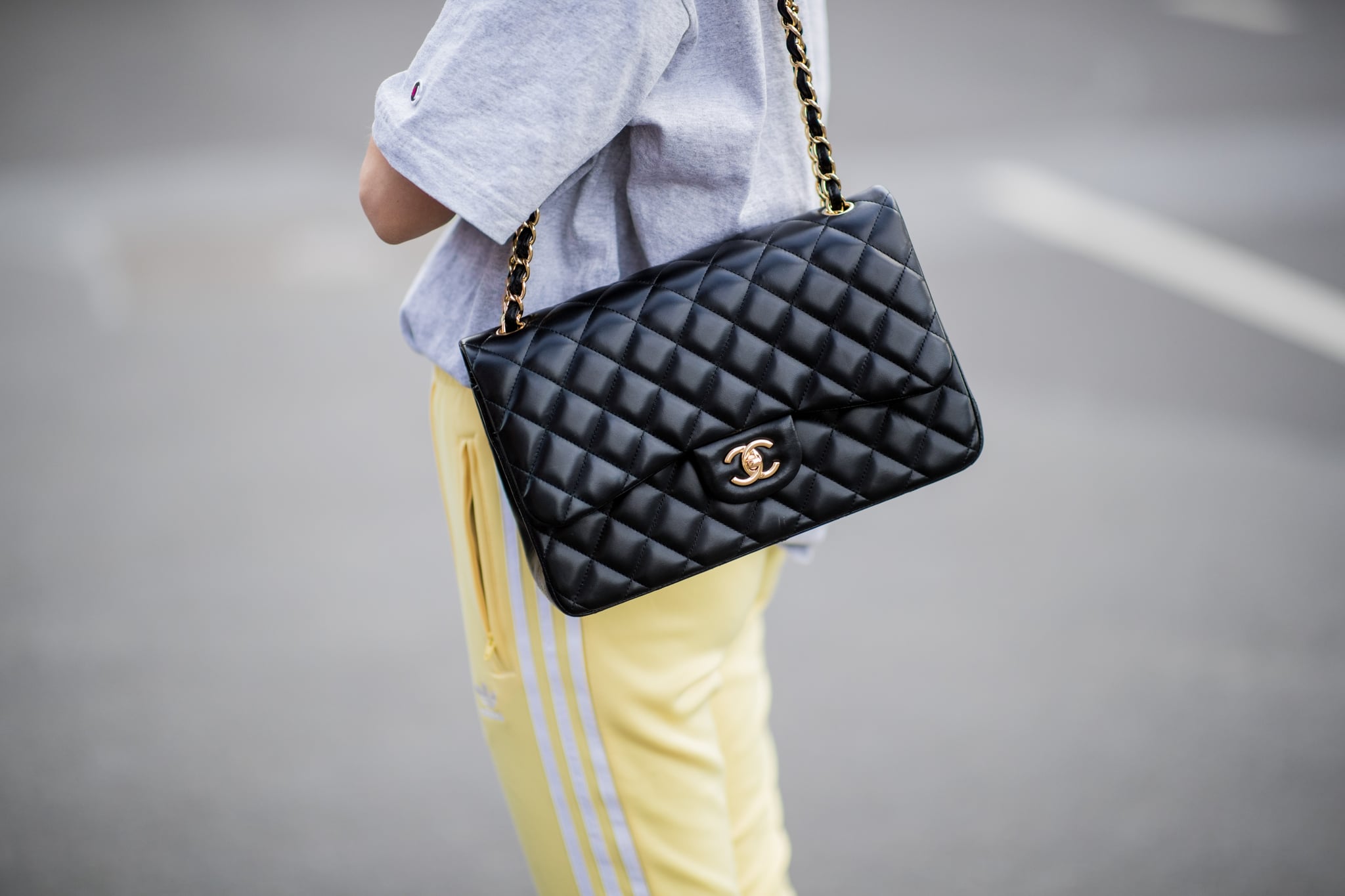 chanel looking purses