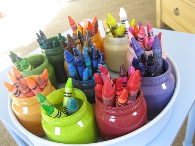 Upcycle Your Baby Food Jars Into a Desk Organizer