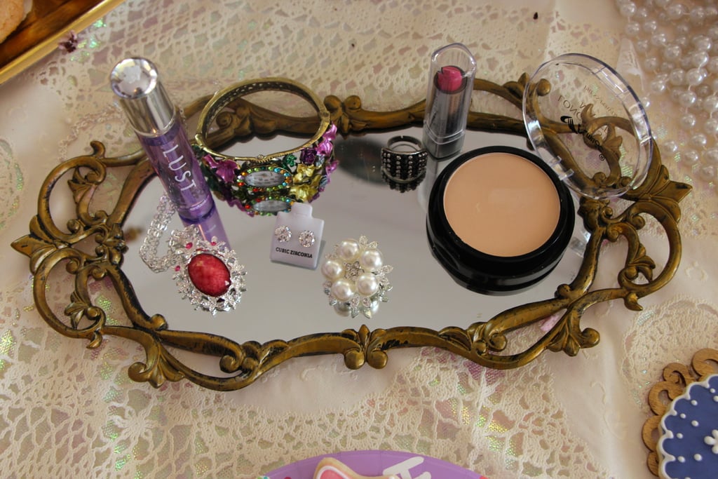Makeup Fixings