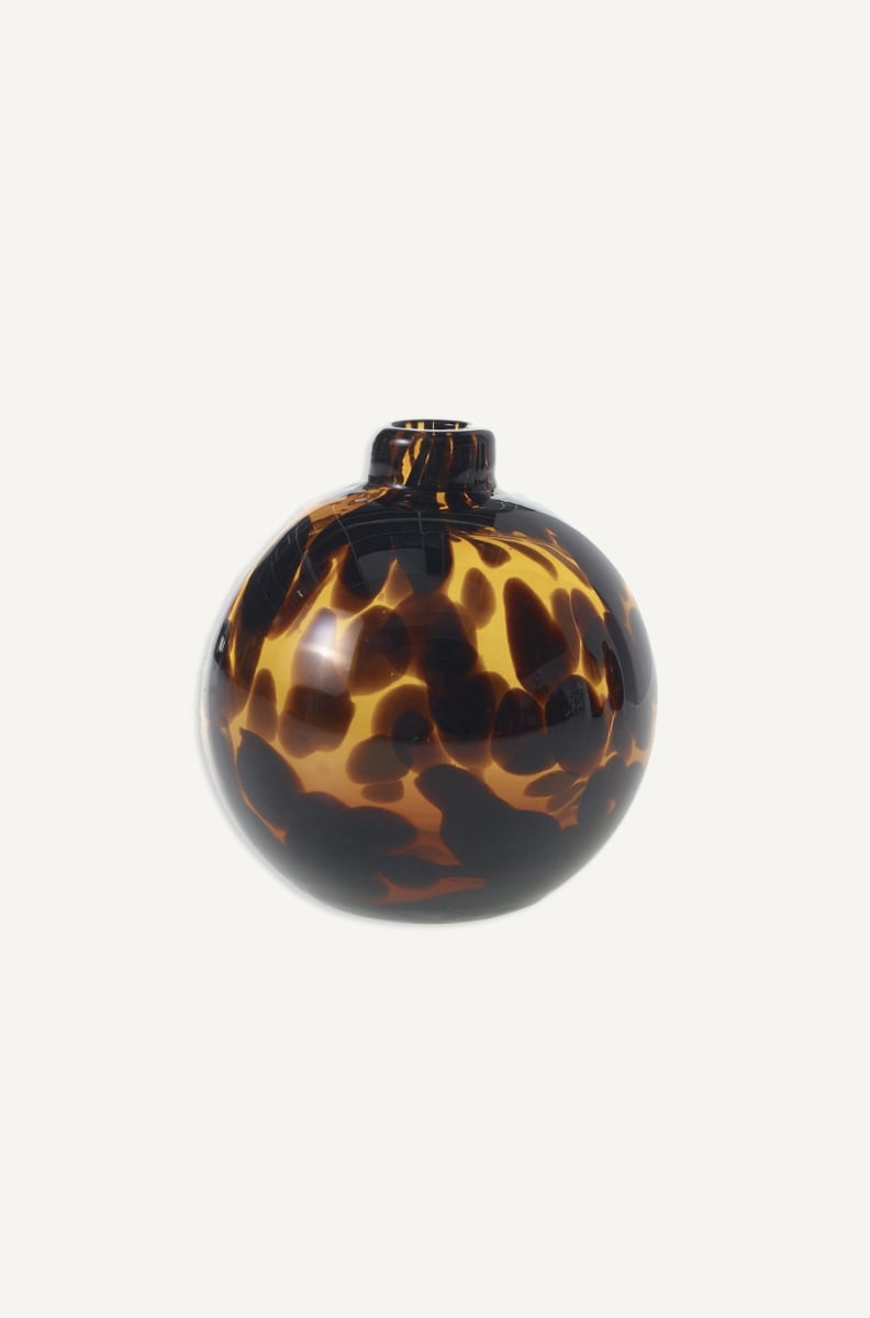 Beautiful Decor: Effortless Composition Tortoise Vase