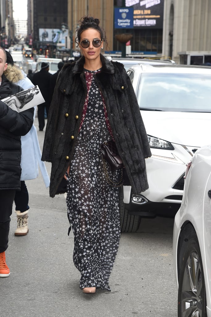Selita Ebanks Carrying A Chanel Bag Model Street Style At