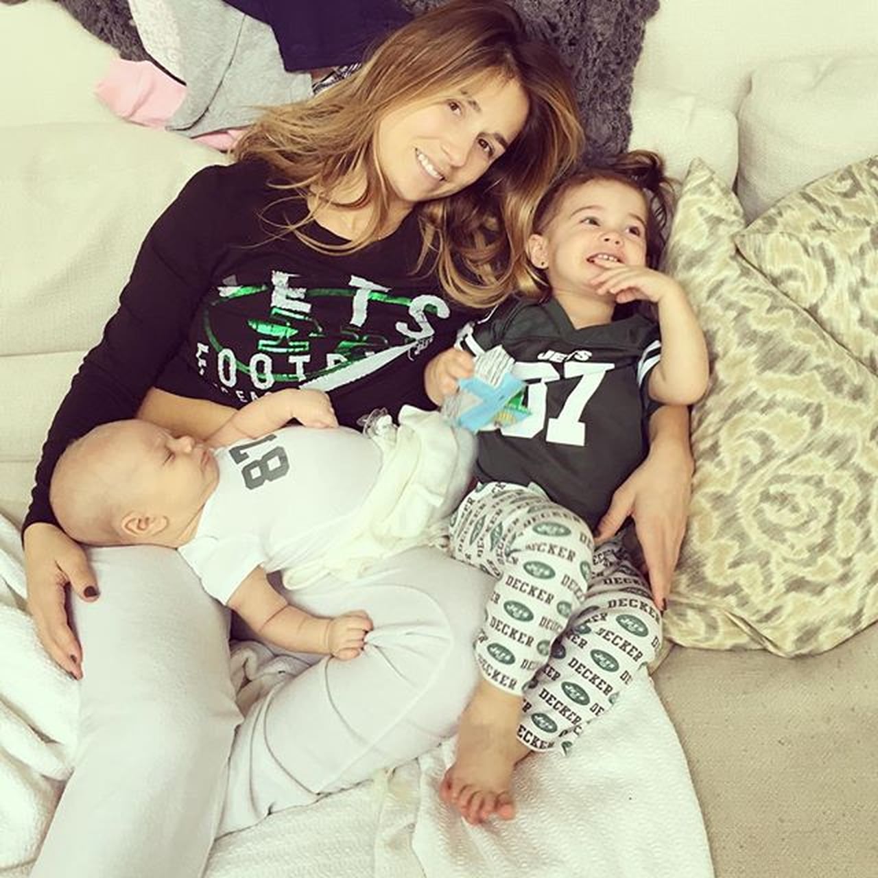 Jessie James Decker Cute Family Photos PS Celebrity