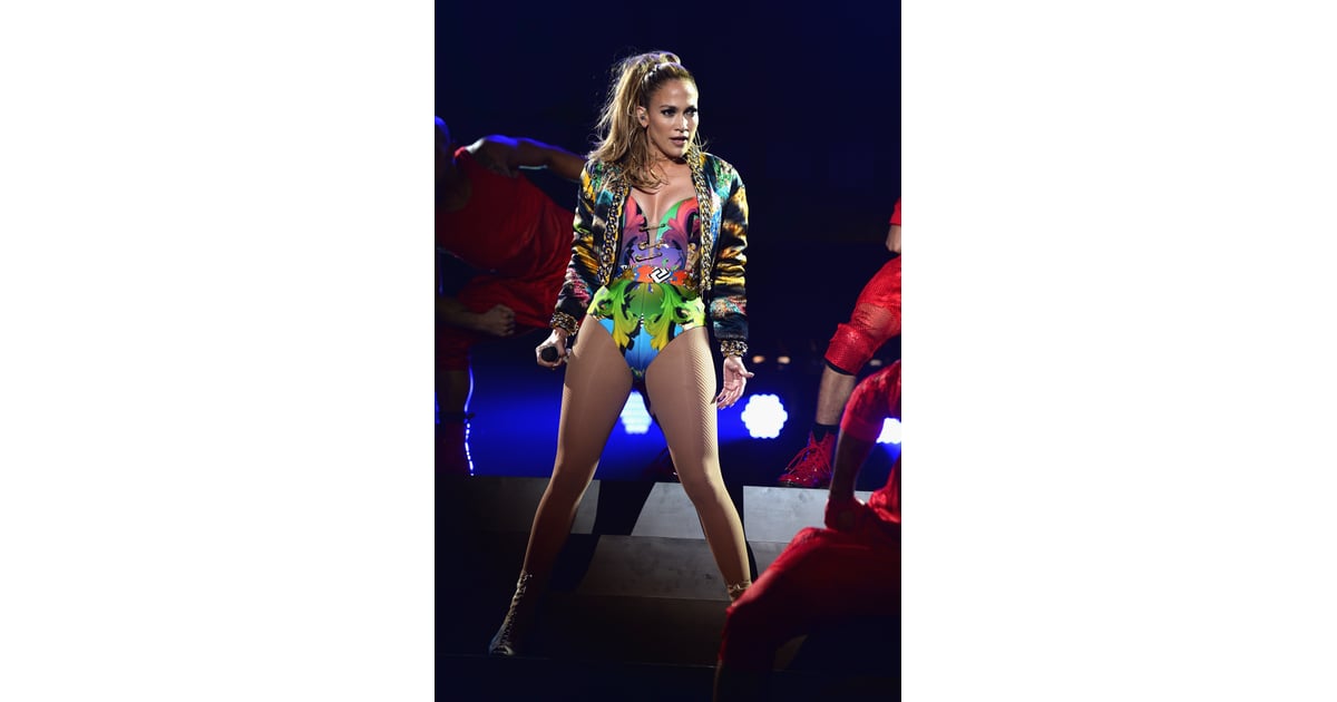 Jennifer Lopez Hit The Stage At The Iheartradio Ultimate Pool Party Celebrity Pictures Weekend 