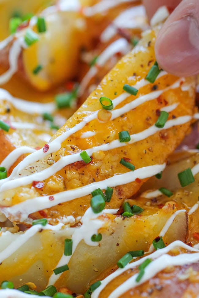 Garlic Fries With Cheddar and Sour Cream Garlic Fries With Cheddar and Sour Cream