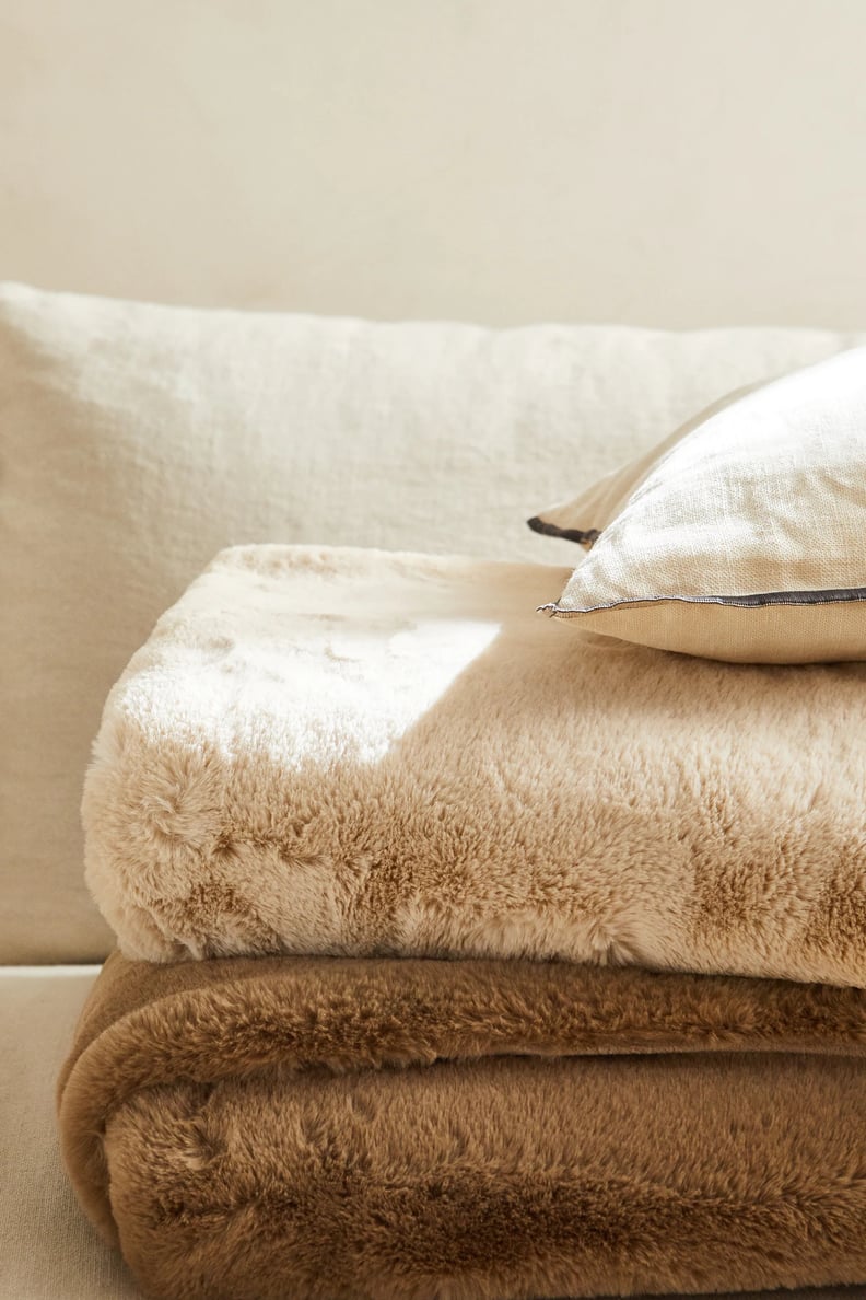 A Warm Blanket: Zara Faux Fur Blanket