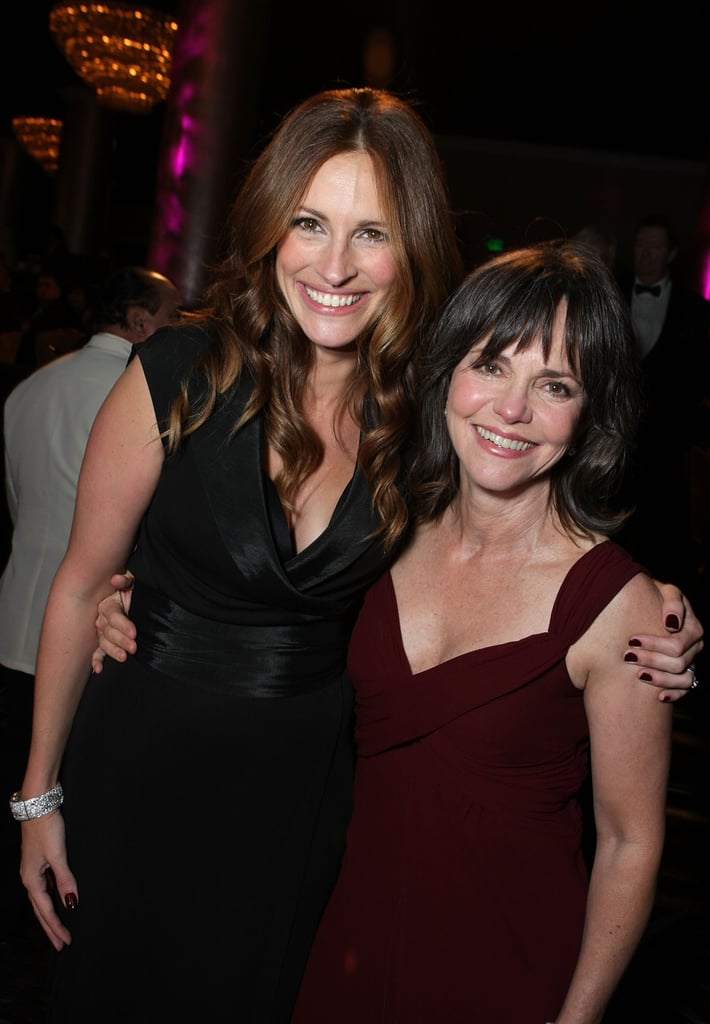 Julia reunited with her Steel Magnolias costar Sally Field at the American Cinematheque Awards in 2007.