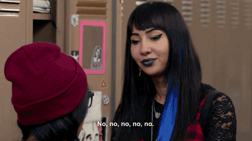 When Flaca Pairs a Bold Cat Eye With a Blue Lip
