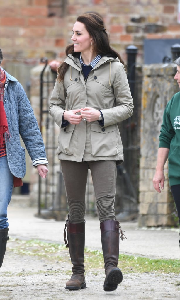 Kate Middleton's Casual Outfit to Farms For City Children | POPSUGAR ...