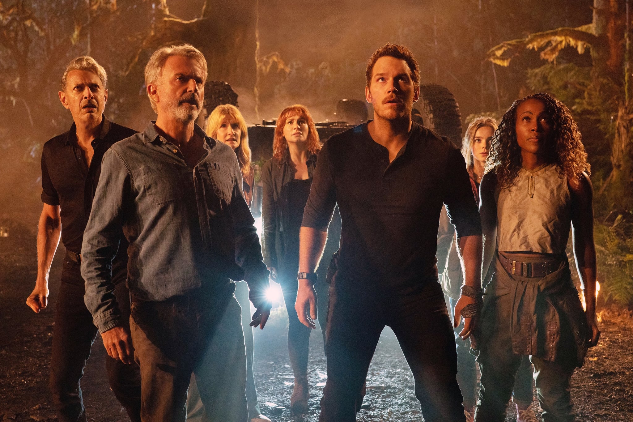 JURASSIC WORLD DOMINION, (aka JURASSIC WORLD 3), from left: Jeff Goldblum, Sam Neill, Laura Dern, Bryce Dallas Howard, Chris Pratt, Isabella Sermon, DeWanda Wise, 2022. ph: John Wilson /  Universal Pictures / courtesy Everett Collection