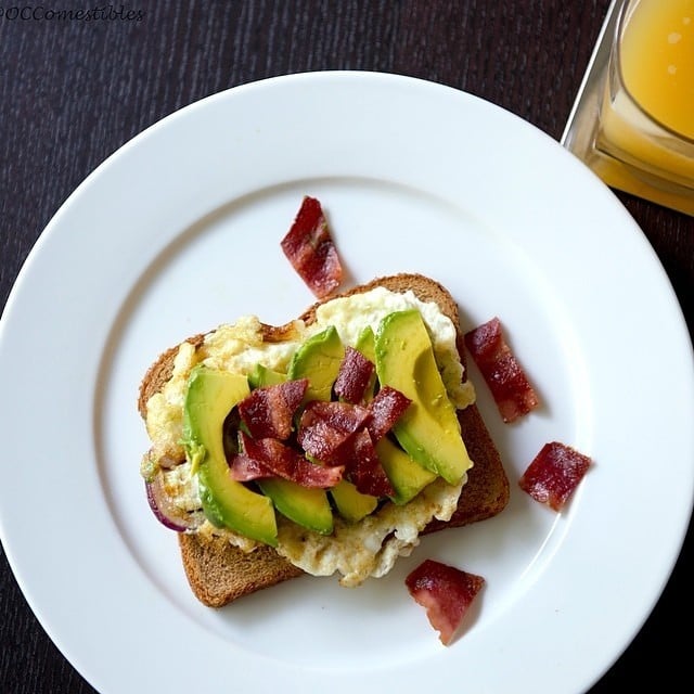 Turkey bacon, an egg, and a little avocado are a combo we're definitely going to whip up soon.
Source: Instagram user fooduncovered