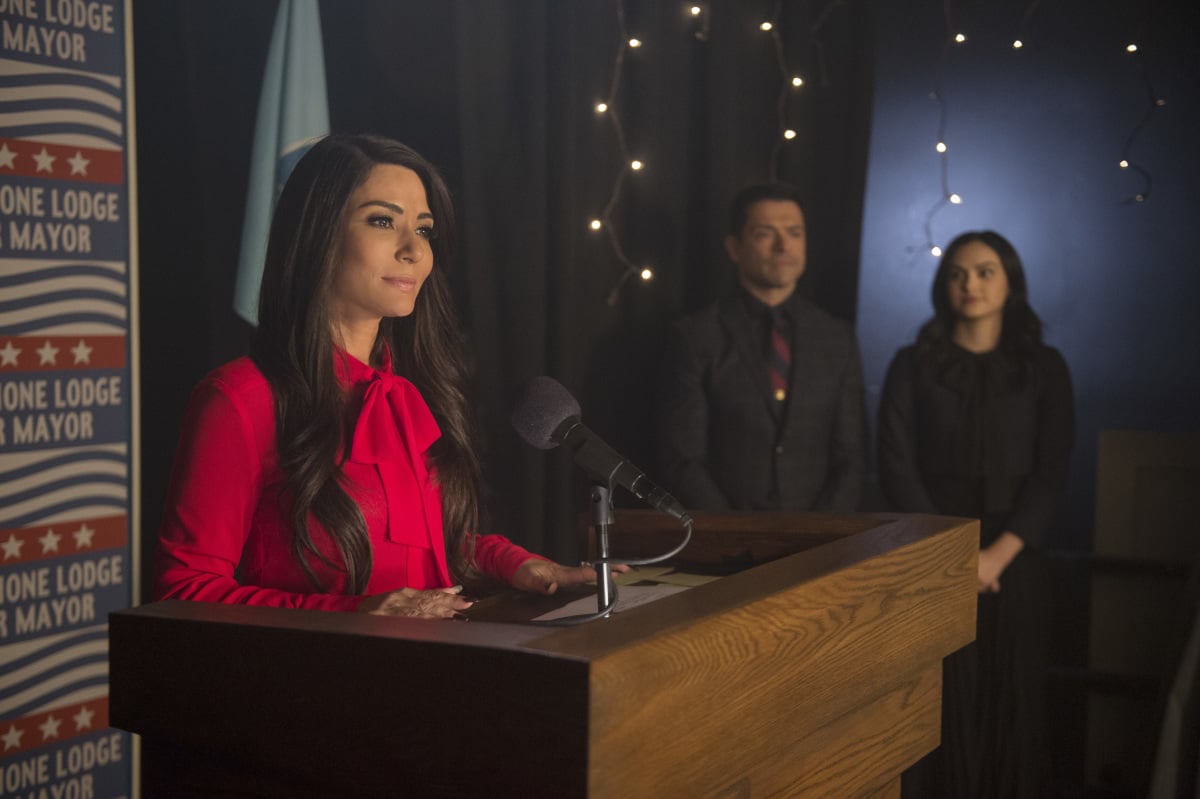 Hermione Wins Riverdale S Mayoral Election 10 Important Things You Need To Remember Before Riverdale Returns Popsugar Entertainment Photo 3