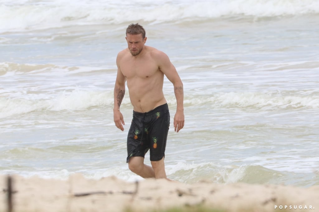 Charlie-Hunnam-Shirtless-Beach-Hawaii-Ap