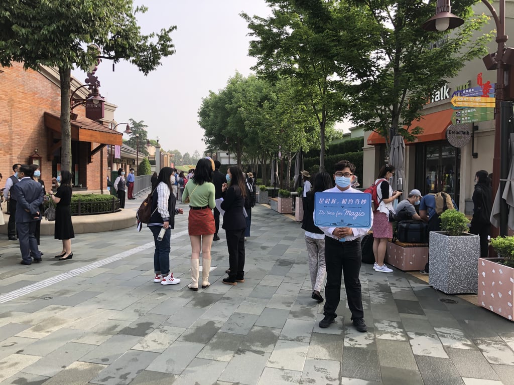 Pictures of Shanghai Disneyland Reopening After Coronavirus