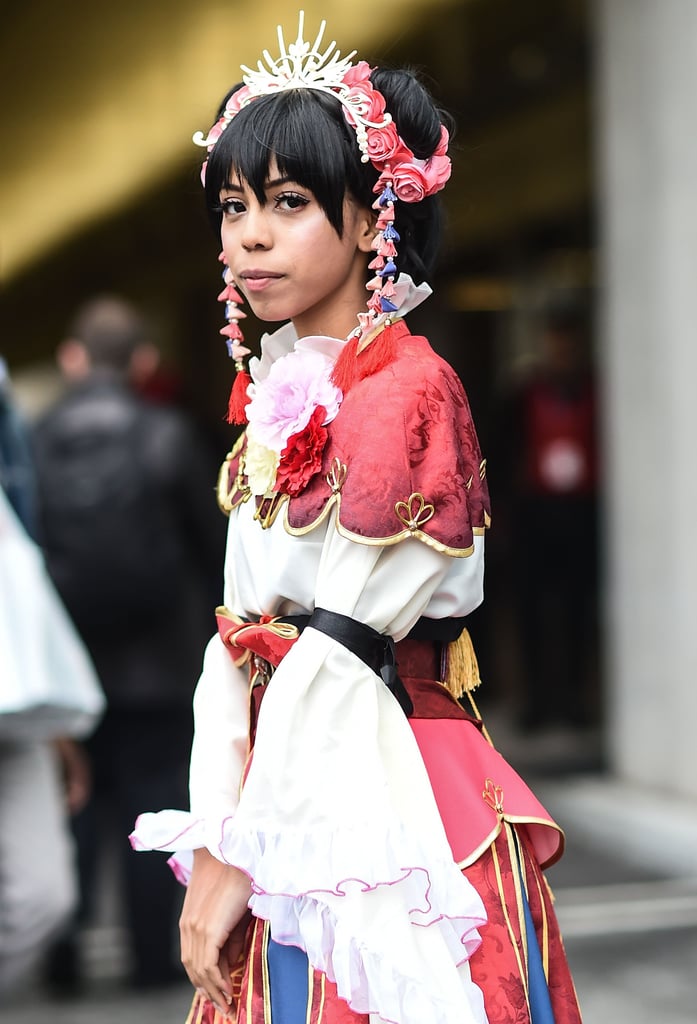 This cosplayer's kanzashi (hair accessories) drew attention to her long, choppy bangs.