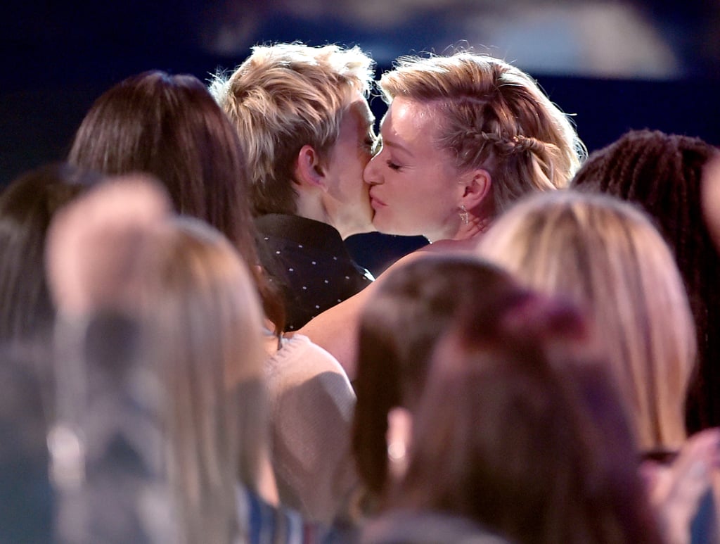 Ellen DeGeneres and Portia de Rossi PDA Pictures