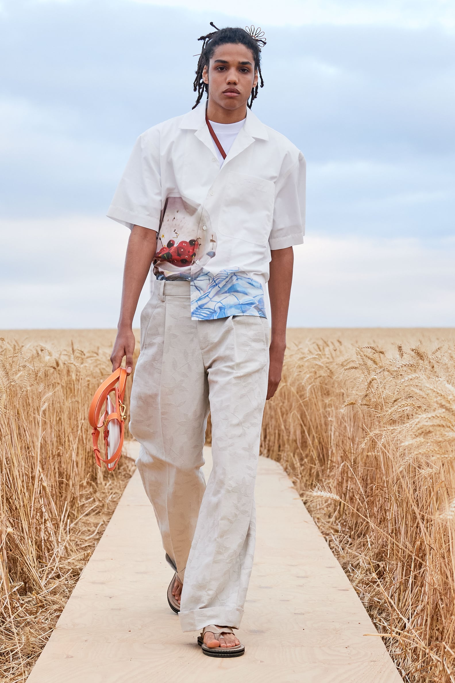 Jacquemus's Spring/Summer 2021 Show Was in a Wheat Field | PS Fashion