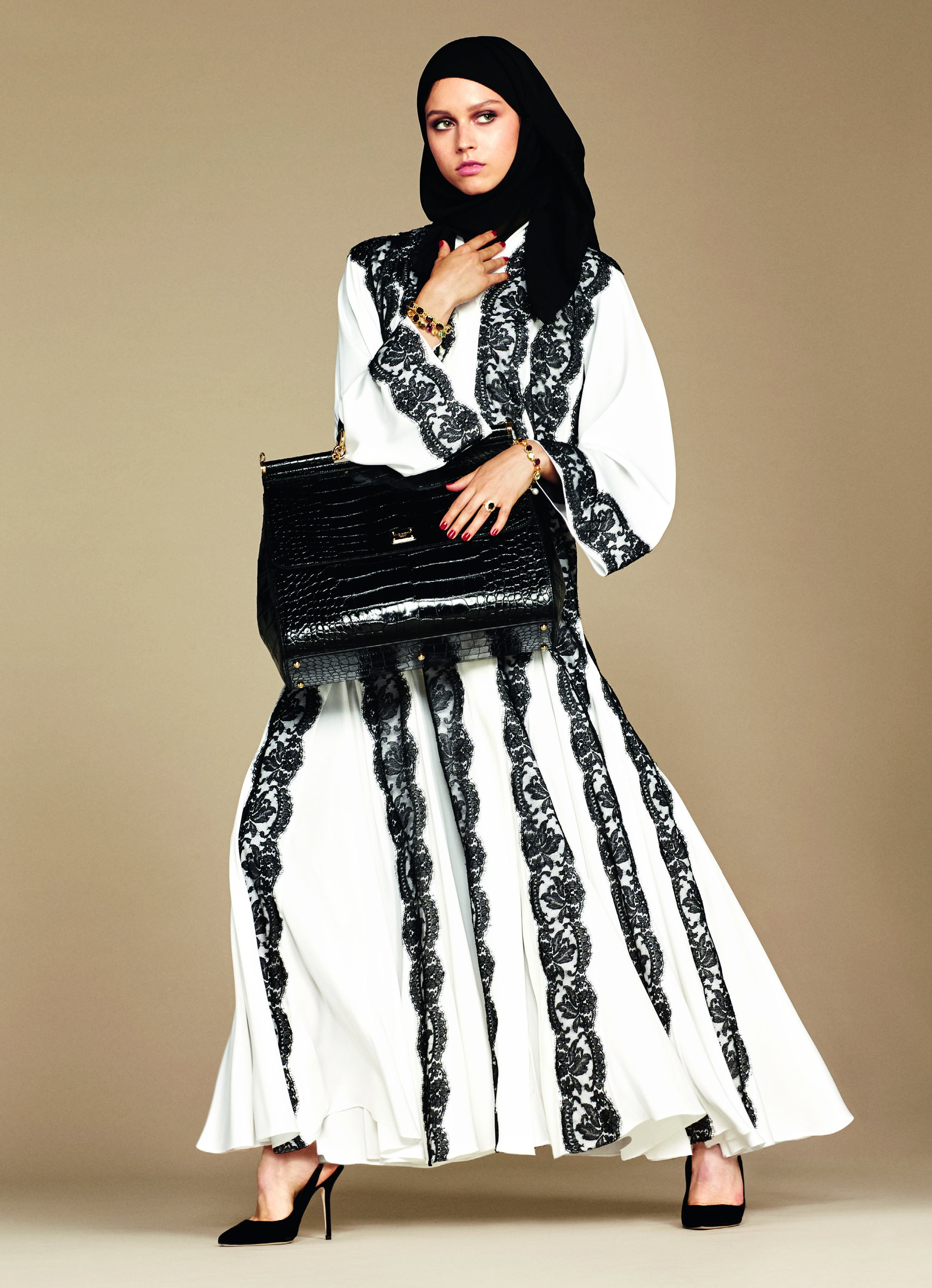 Dolce and gabbana abaya clearance
