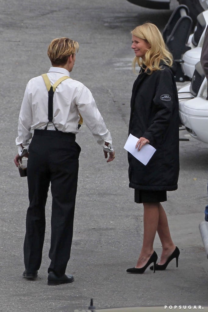 Gwyneth and Johnny chatted while milling around backstage.