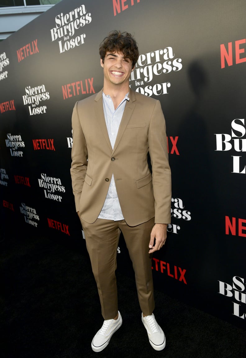 Noah Centineo = 6′1″