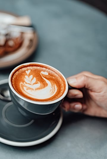 Sober Dating Benefits, According to an Expert